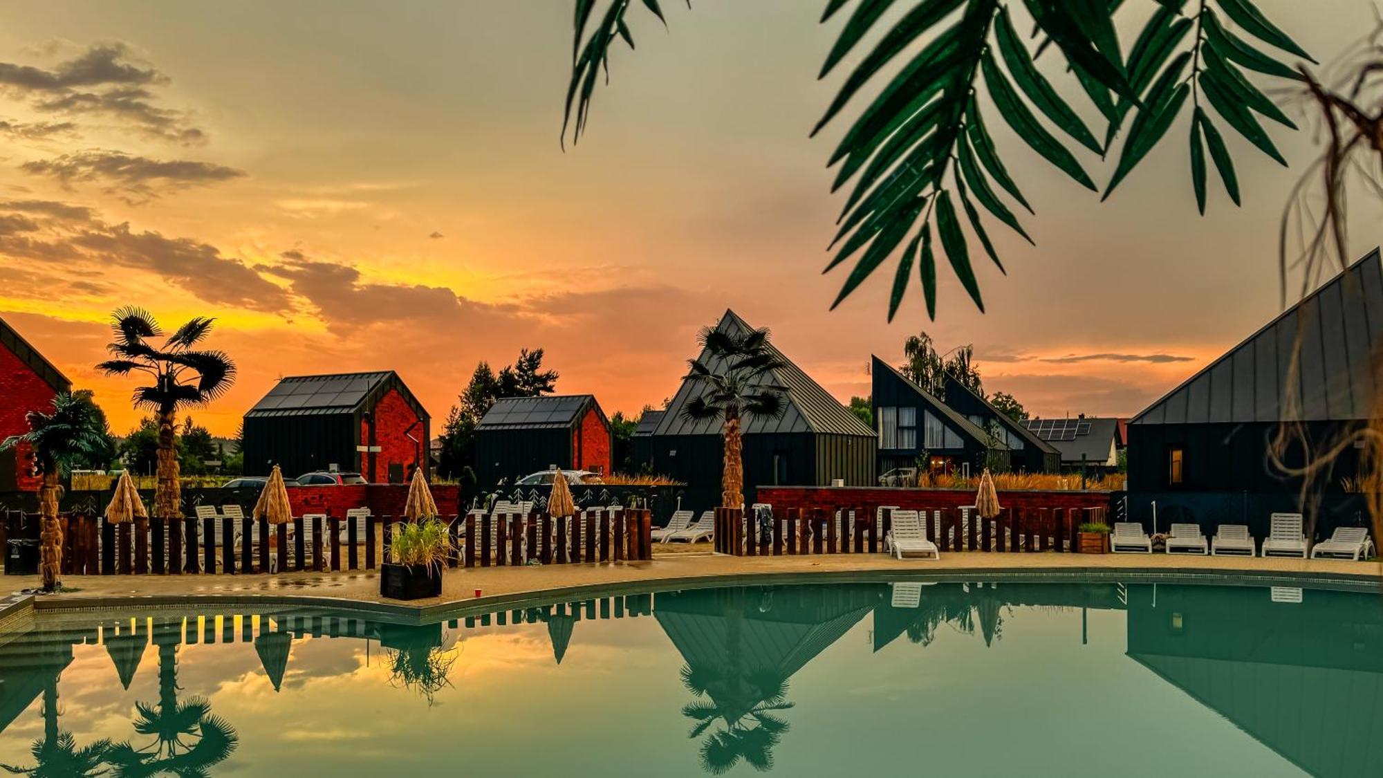 Wioska Wakacyjna Radawa Hotel ภายนอก รูปภาพ